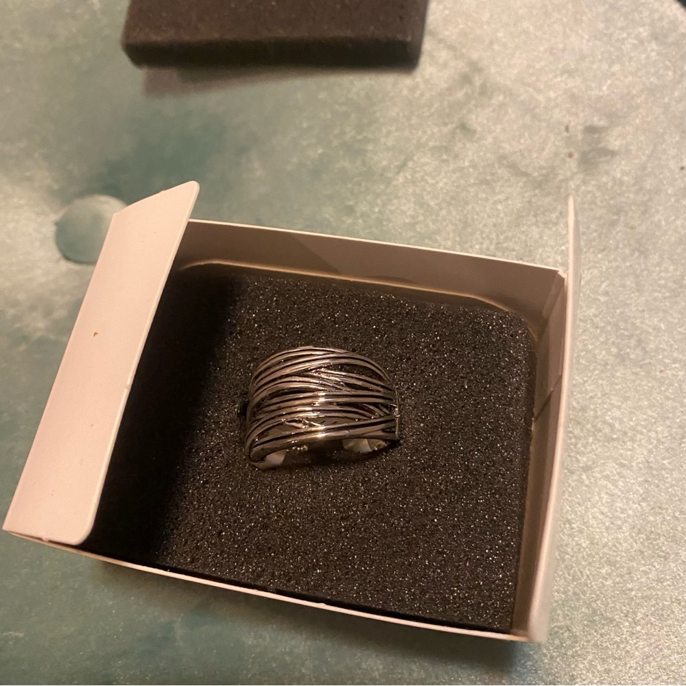 NWT Lia Sophia Wound Up silver ring